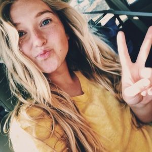 Meet your Posher, Cami